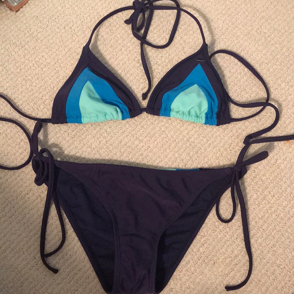 Roxy two piece bathing suit